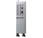 SolarFlow 4000 Mix AC+ con la tapa de conexiones abierta