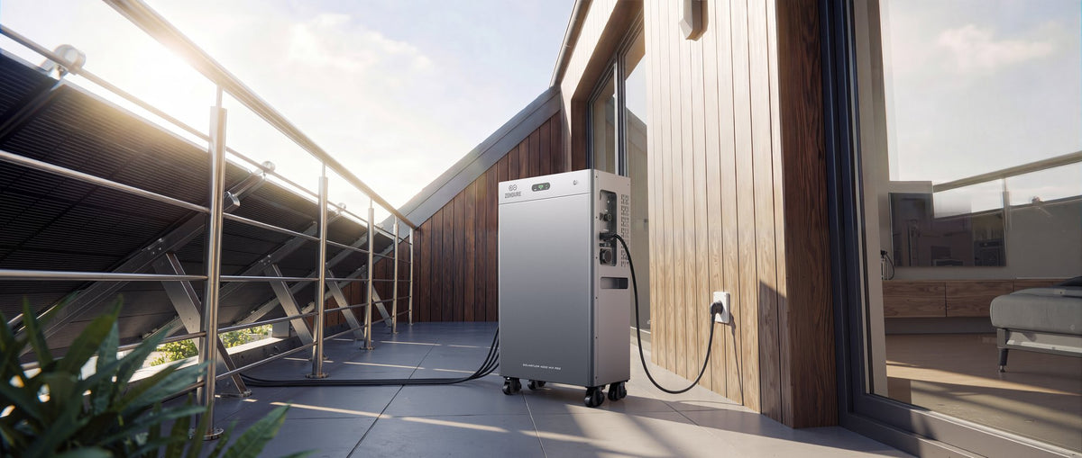 SolarFlow 4000 Mix Pro en una terraza